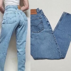 VINTAGE Y2K Levi's 550 Grunge Mid Wash Stone Wash Relaxed Tapered Mom Jeans